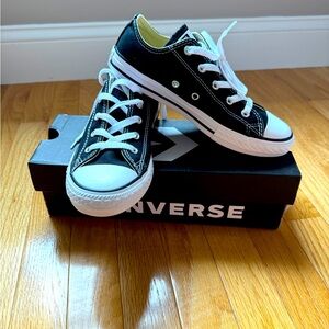Converse all stars youth size 3